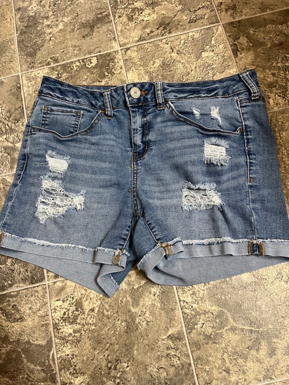 SO Distressed Denim Cutoff Midi Shorts 11/30